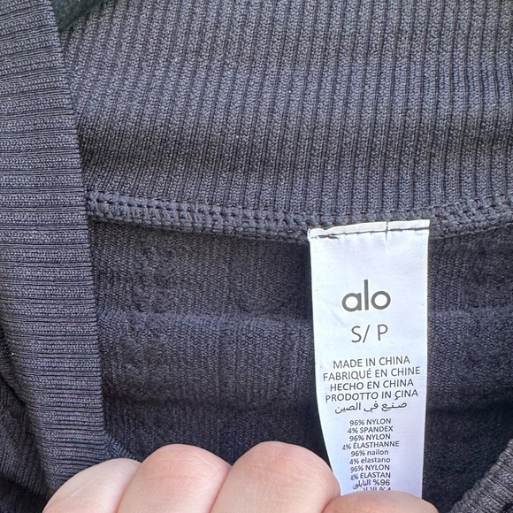 Alo Yoga long sleeve top - Picture 4 of 4